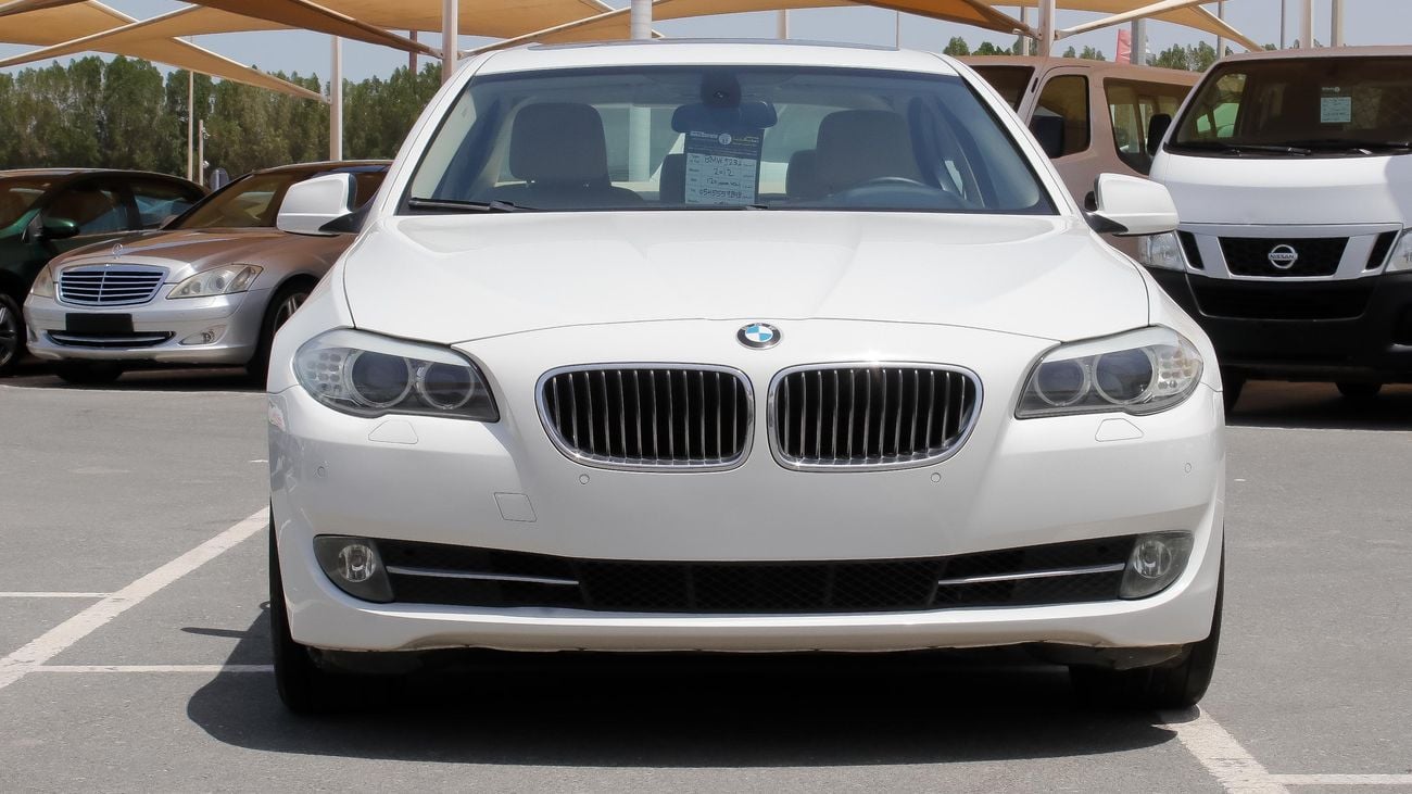 بي أم دبليو 523i bmw 523 i  Gcc specs, free accident full option