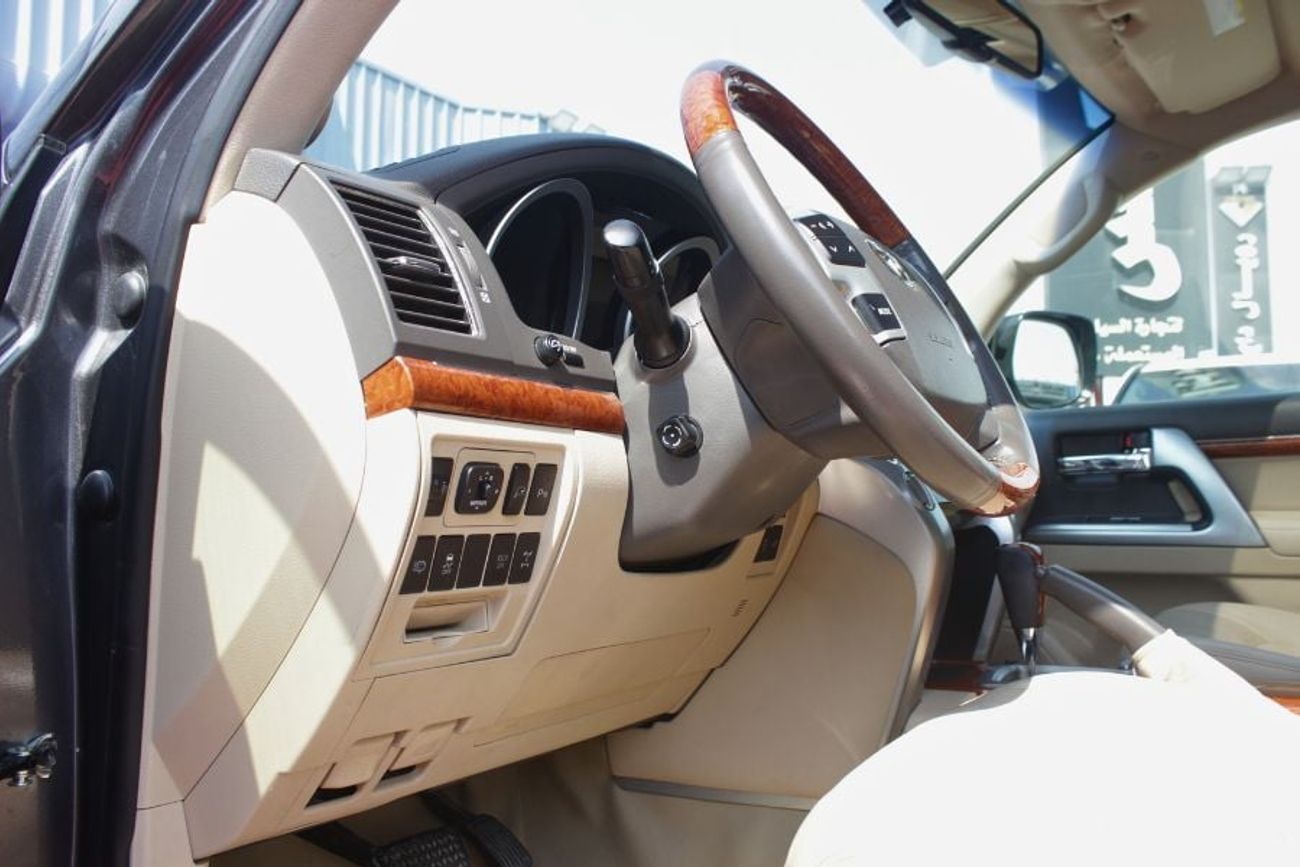 تويوتا لاند كروزر VXR 5.7L 4WD