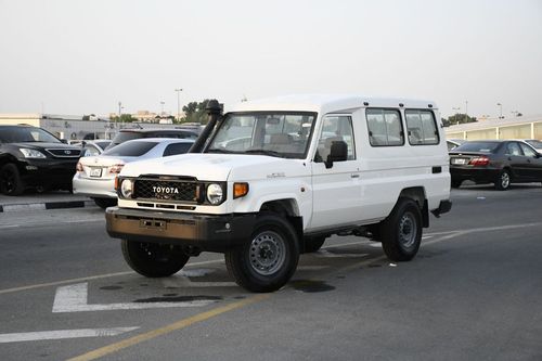 تويوتا لاند كروزر 70 Hardtop 4.0L V6 Petro