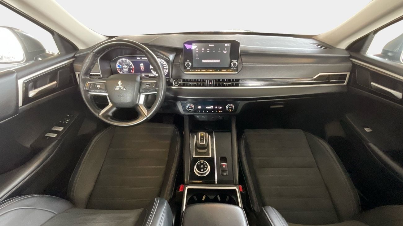 ميتسوبيشي آوتلاندر GLS HIGHLINE 2.5 GLX AUTO 4WD 7SEAT HL SRF | شامل الضمان | 0 ﺪﻔﻋﺓ ﺃﻮﻟﻯ