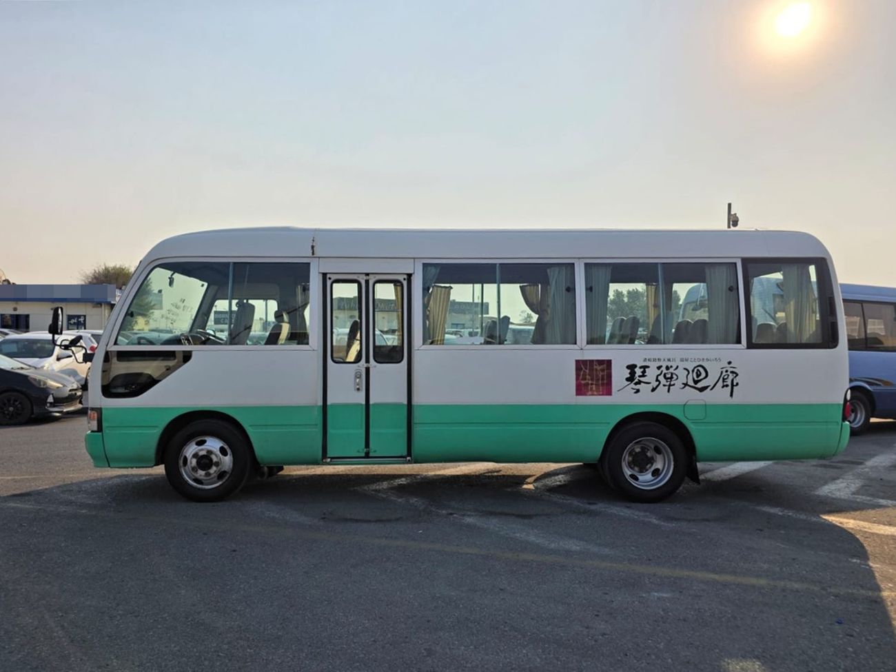 Toyota Coaster TOYOTA COASTER BUS RHD 2003 MODEL 4.2 L DIESEL AUTOMATIC(PM12173)