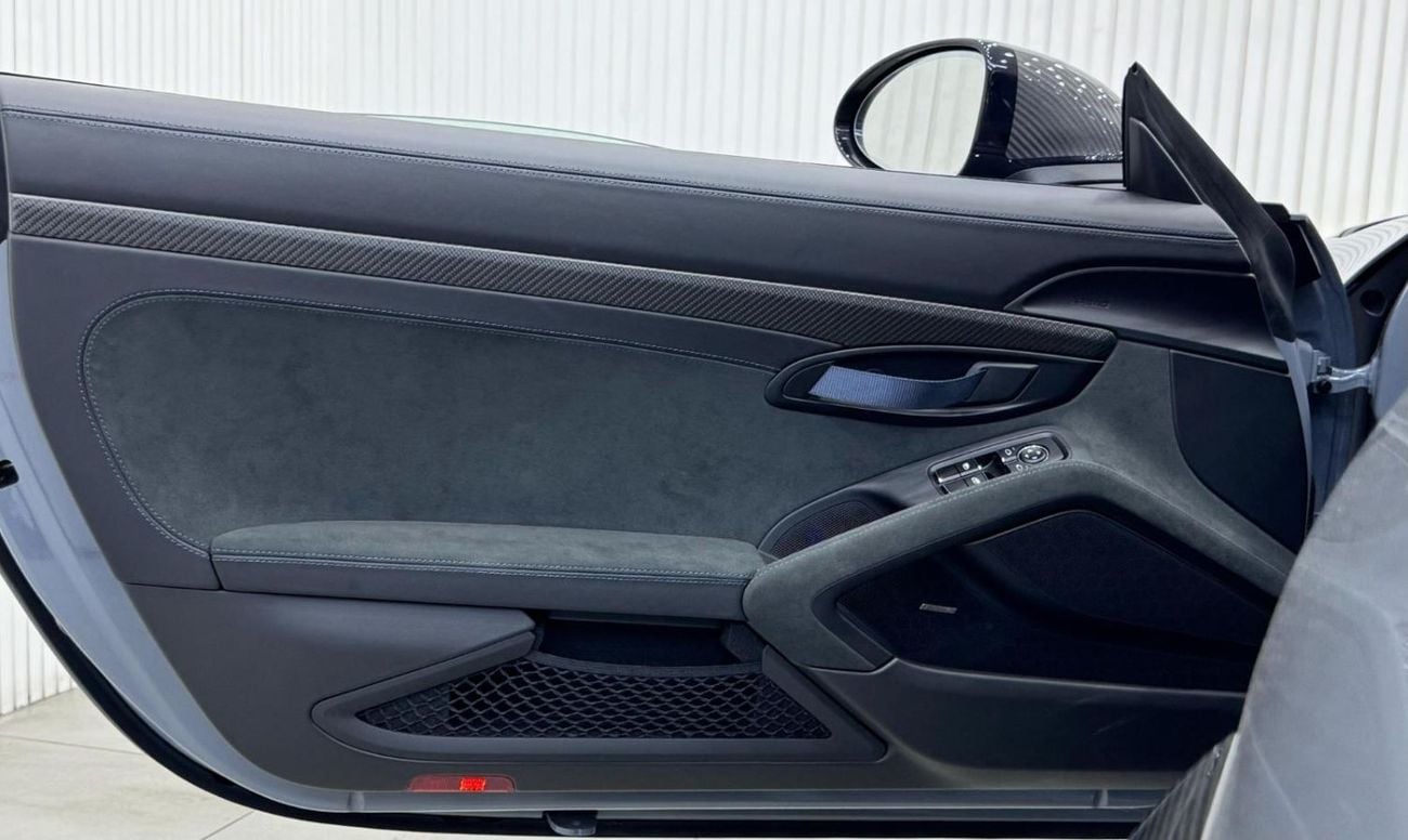 بورش كايمان 718 2025 Porsche 718 Cayman GT4 RS Weissach Package, Feb/2027 Porsche Warranty, Excellent Condition, GCC