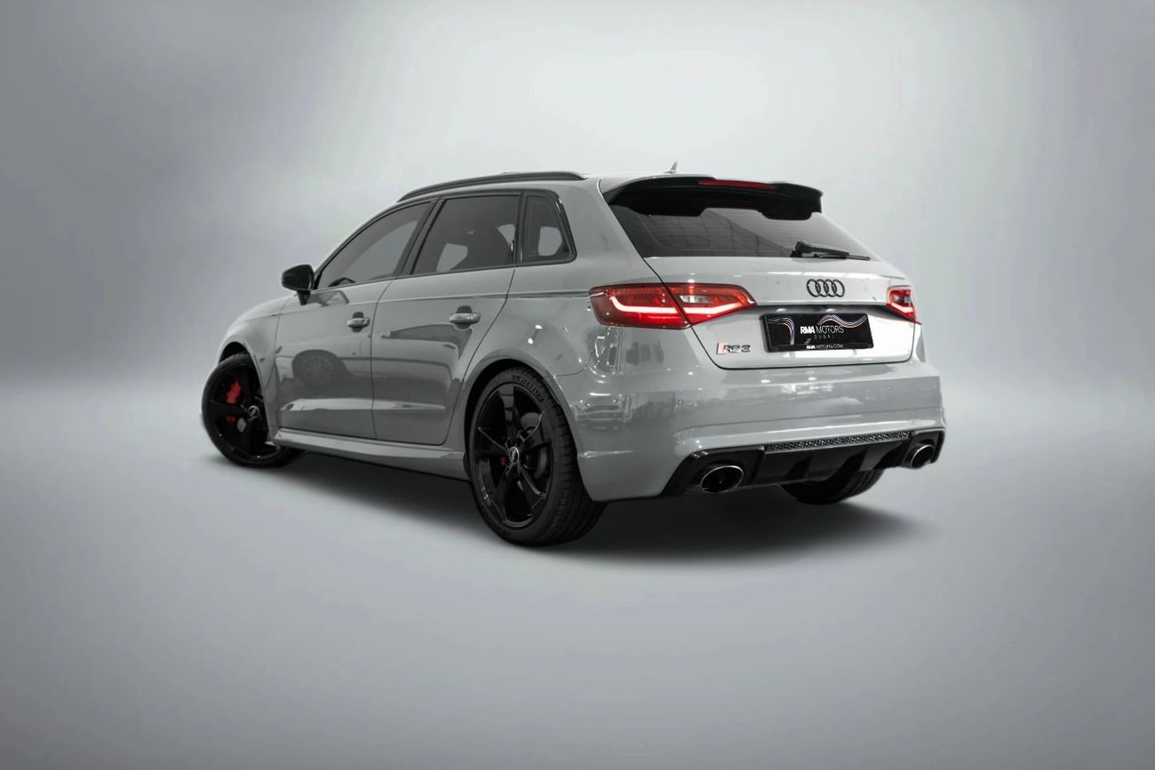 Audi RS3 TFSI quattro 2.5L (362 HP) Hatchback