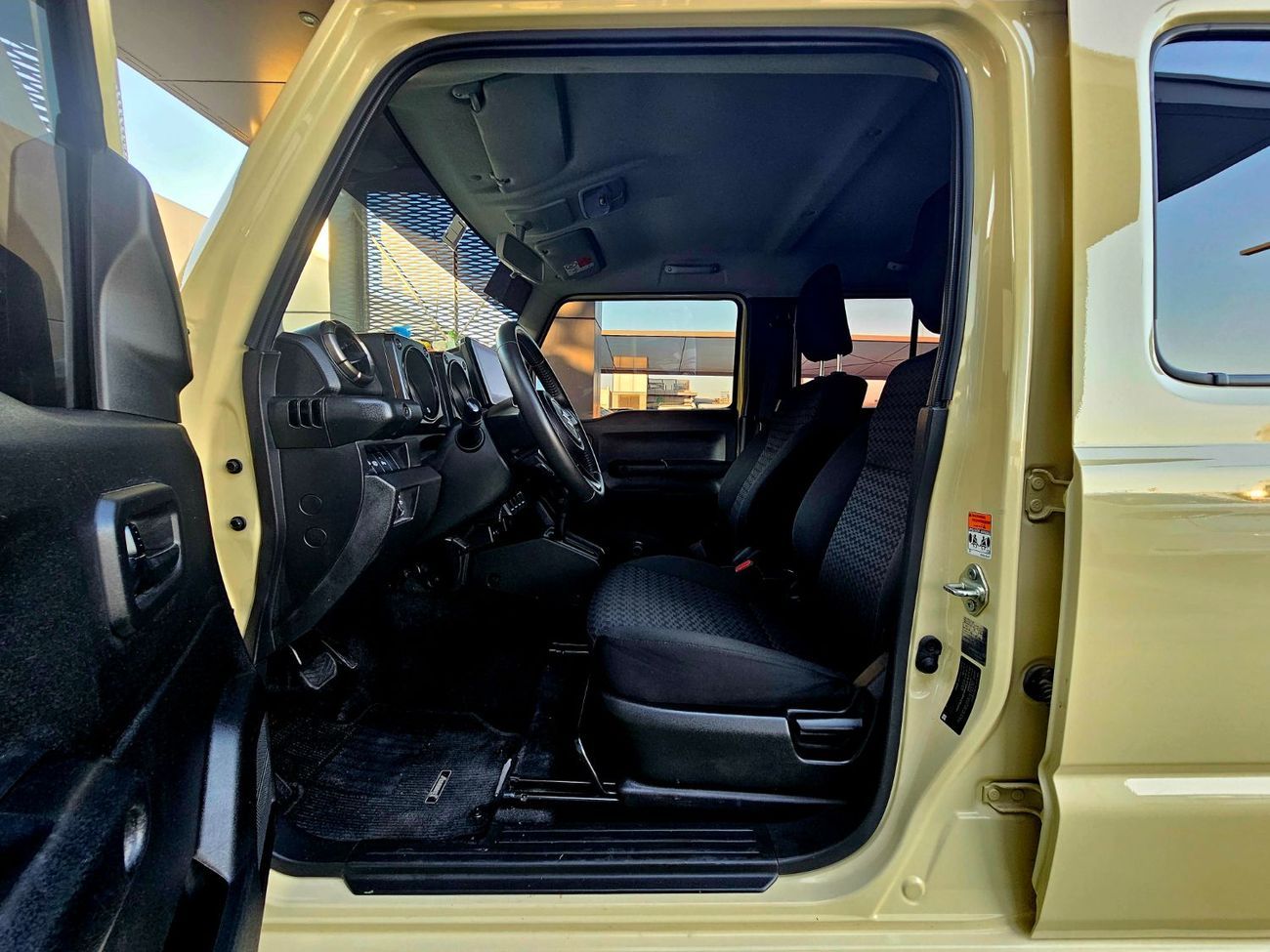 سوزوكي جيمني GLX/ DUAL TONE/ AUTOMATIC/ ORIGINAL PAINT/ 1.5L V4/ LOW MILEAGE