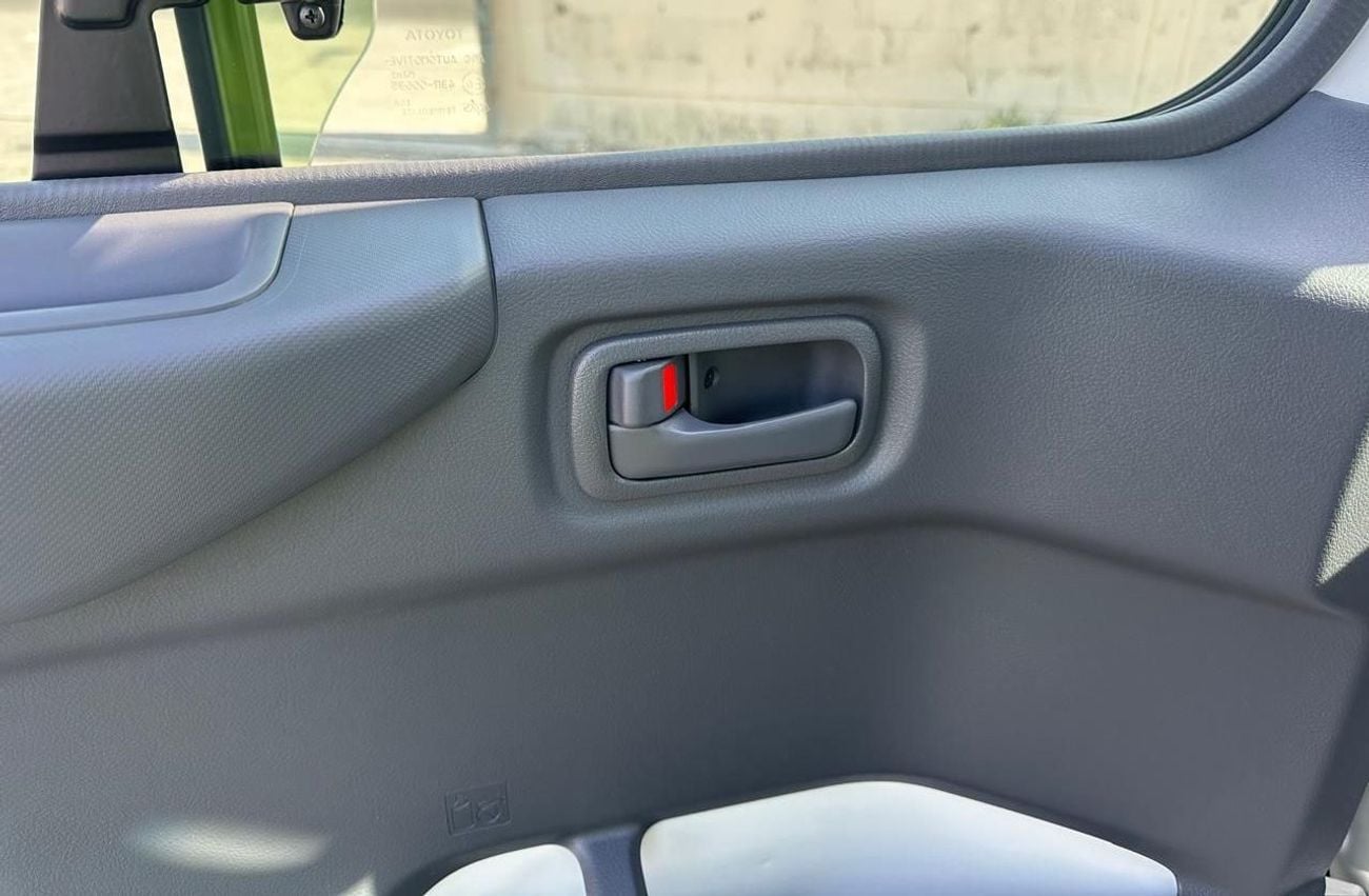 تويوتا كوستر 2025 Toyota Coaster 2.7L 23-Seater 4-Cyl Petrol Manual Transmission RWD Only For Africa