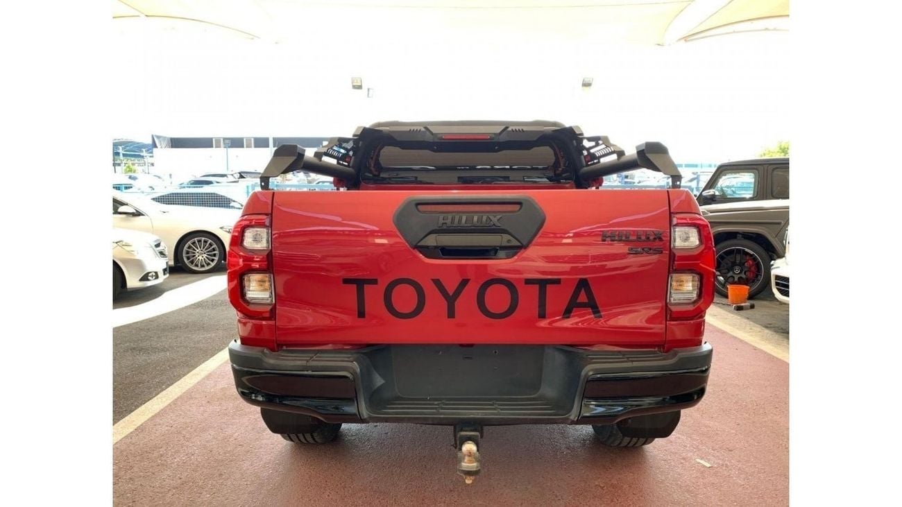 تويوتا هيلوكس SR5