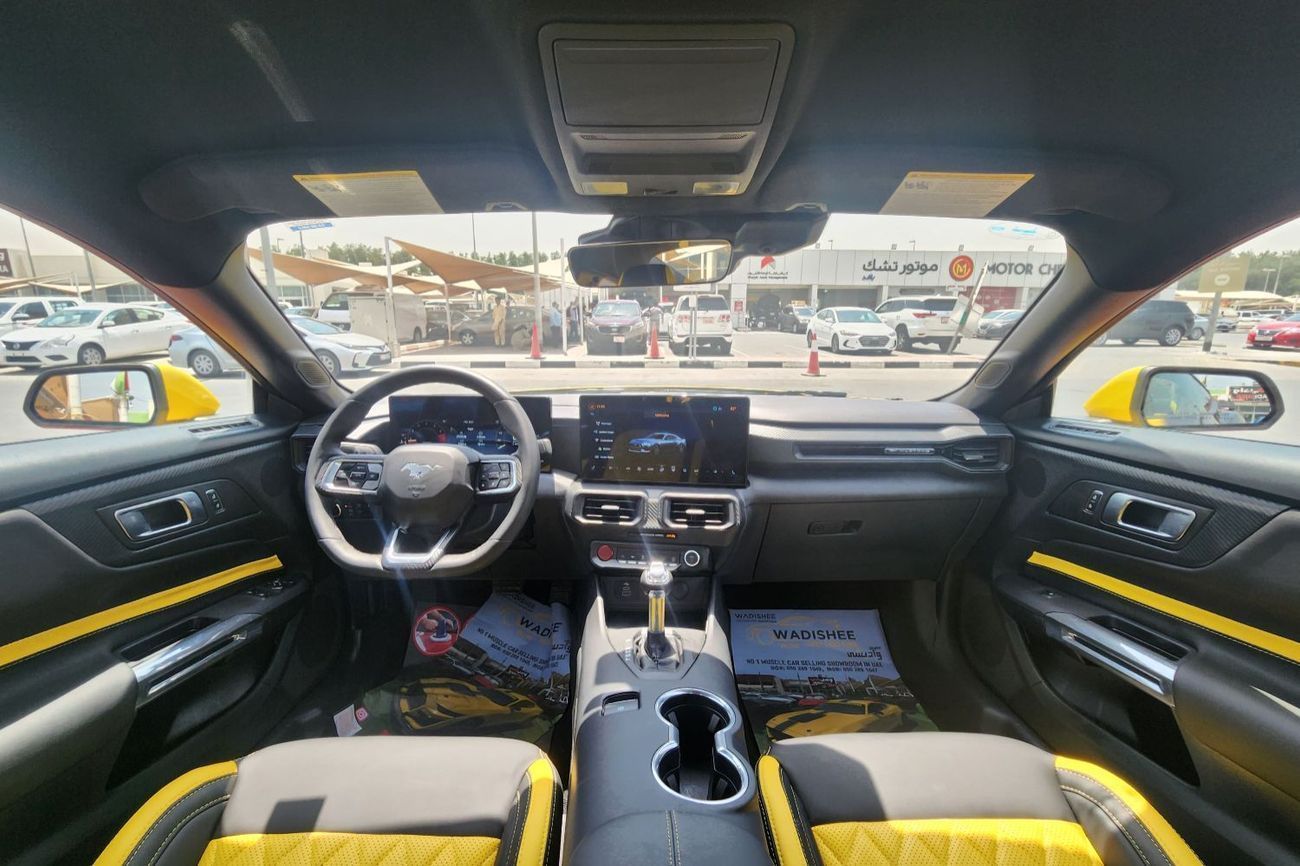 Ford Mustang EcoBoost 2.3L Coupe A/T BEAUTIFUL YELLOW MUSTANG