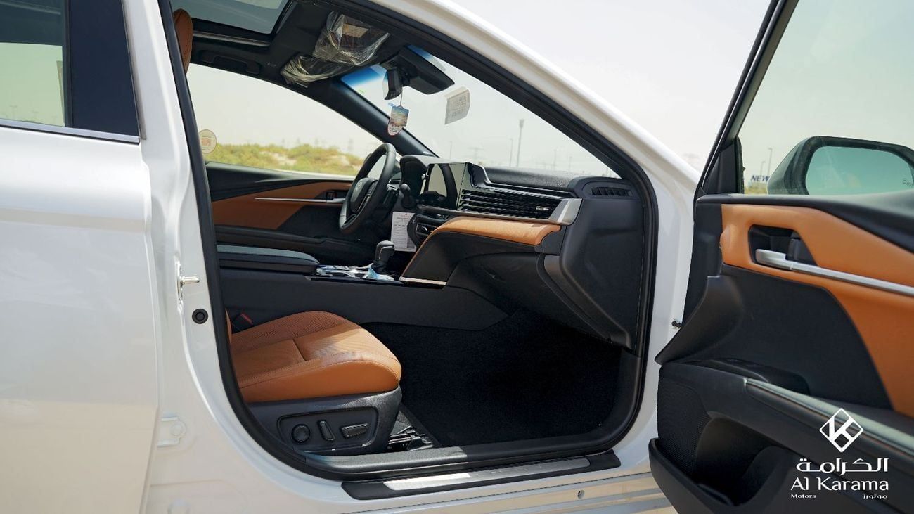 تويوتا كامري Lumiere 2.5L Hybrid - GCC Specs - Radar - Head Up Display - 360 Camera -  Touch Control Rear Seats