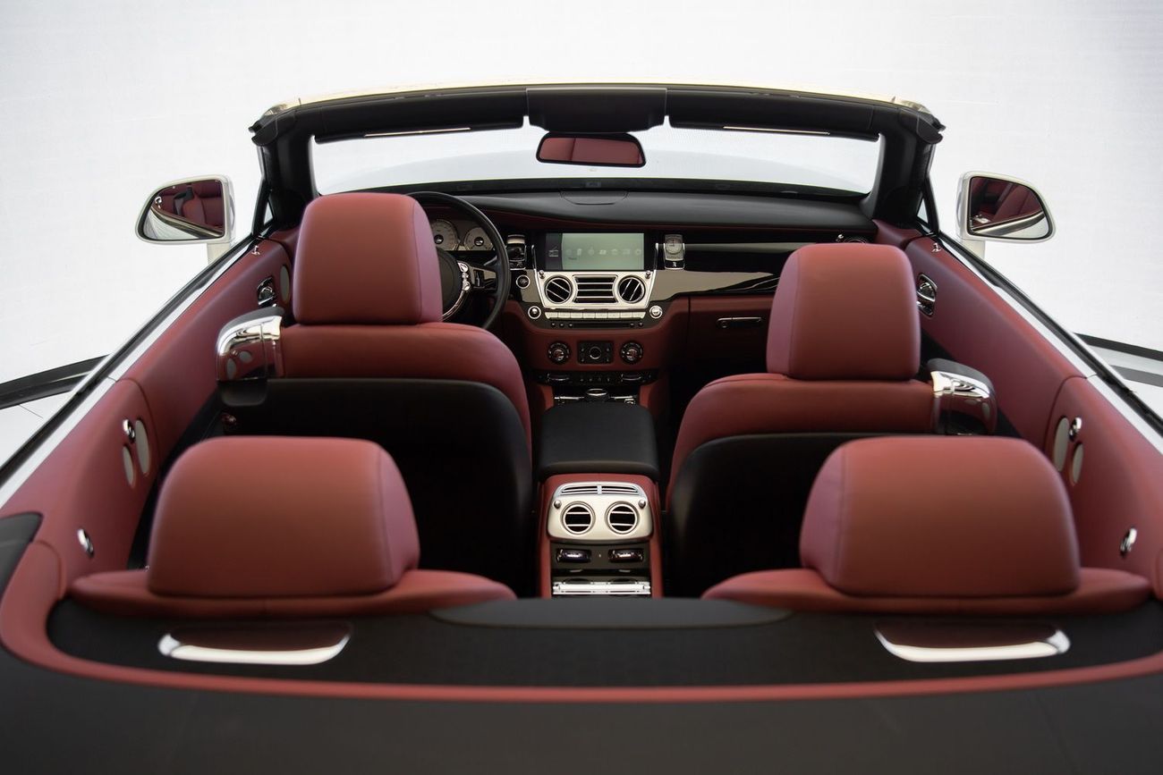 رولز رويس داون Rolls Royce Dawn