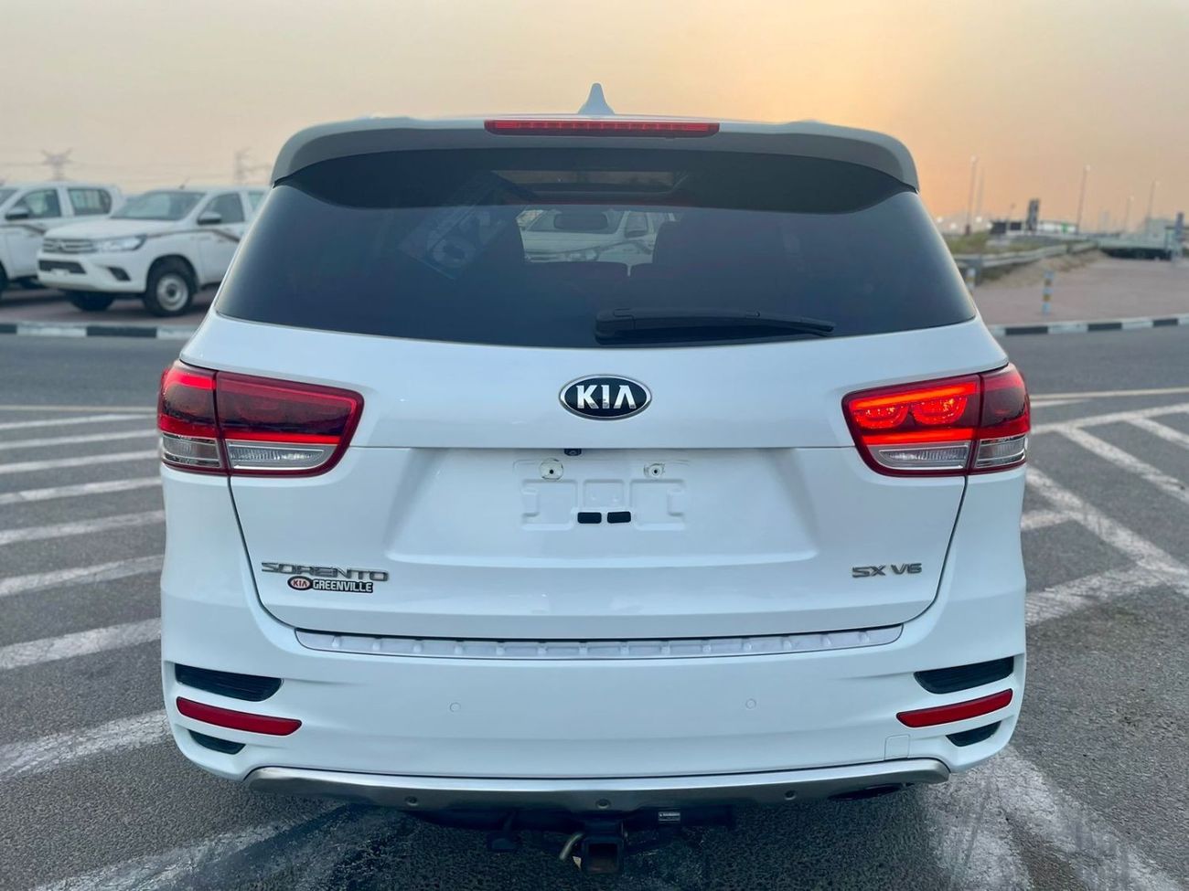 كيا سورينتو 2016 Kia Sorento SX Edition Full Option Panorama View - 3.3L V6 - 7 Seater With Radar - 98,000 Milea