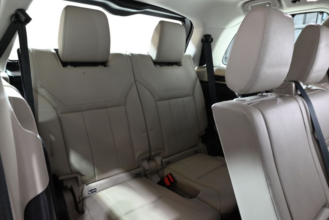 لاند روفر دسكفري HSE Full Land Rover Service History, Warranty, Excellent Condition, GCC