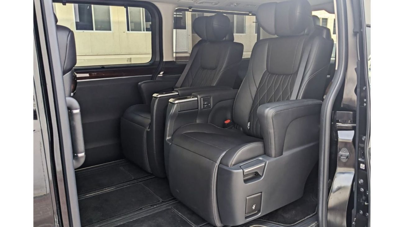 Toyota Granvia Premium 3.5L-6CYL Excellent Condition GCC Specs