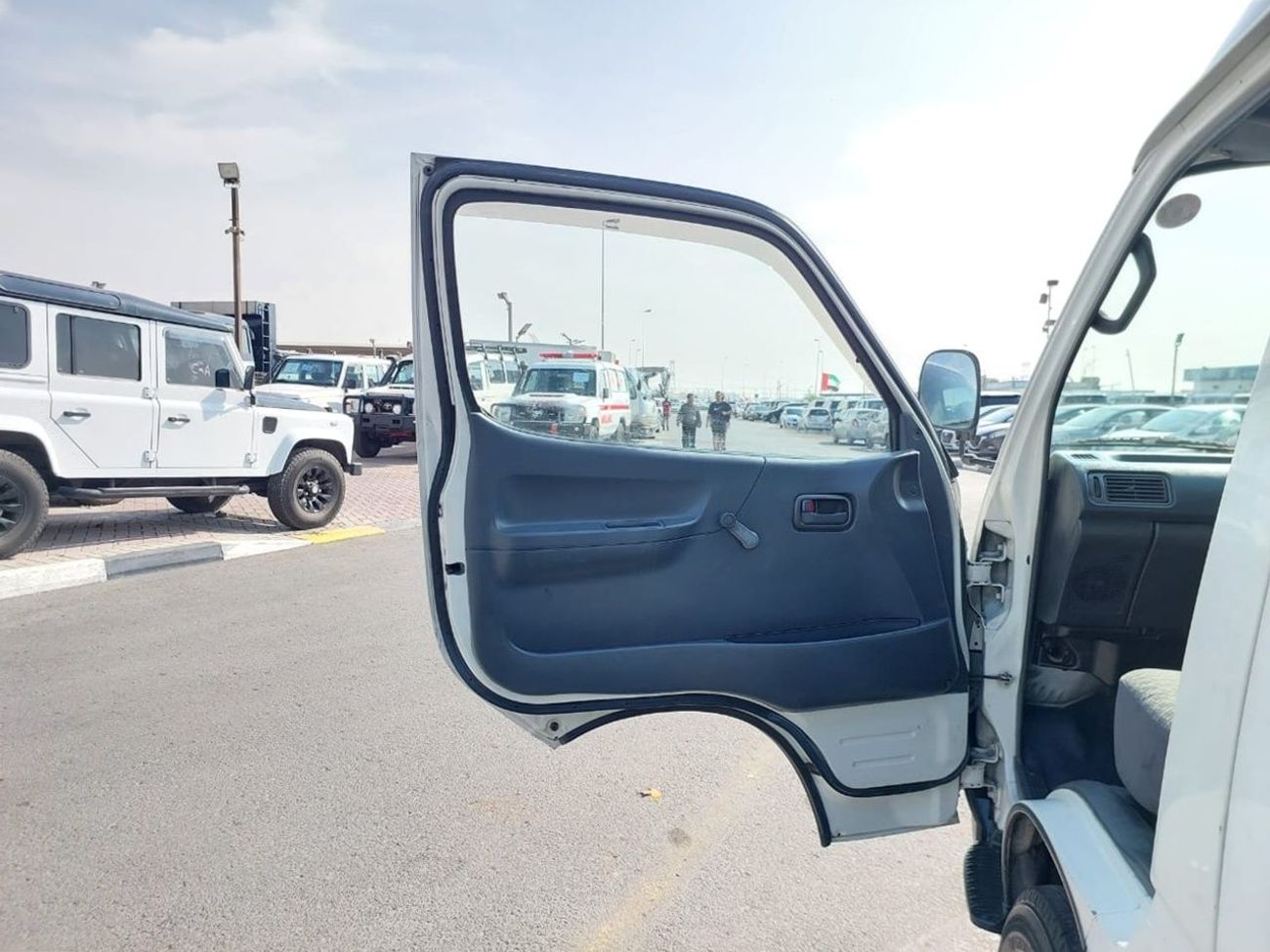 Toyota Hiace TOYOTA HIACE VAN RHD 2002 MODEL 2.0 L PETROL MANUAL(PM05893)