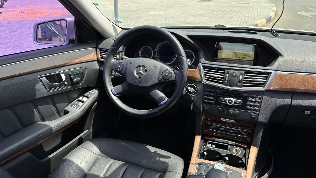 Mercedes Benz E300 ELEGANCE