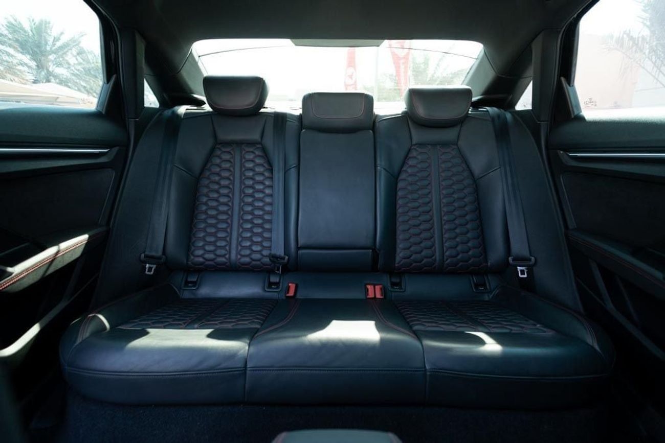 أودي RS3 TFSI quattro 2.5L Sedan Audi RS3 TFSI Quattro 2022 GCC under Warranty with Flexible Down-Payment.