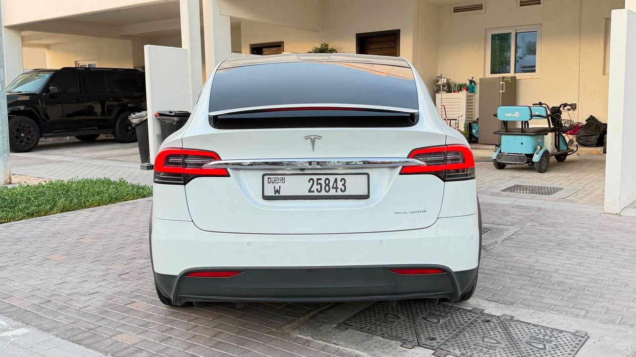 Tesla Model X LONG RANGE