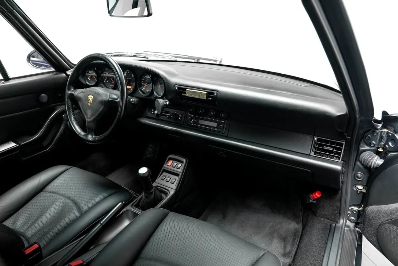Porsche 911 Turbo (993) - Classic Performance Icon