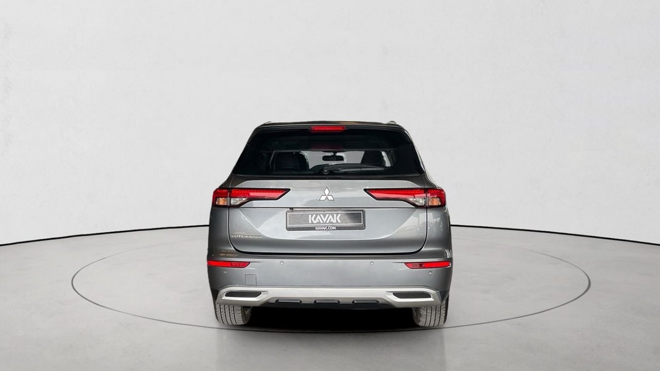 ميتسوبيشي آوتلاندر GLS HIGHLINE 2.5 GLX AUTO 4WD 7SEAT HL SRF | شامل الضمان | 0 ﺪﻔﻋﺓ ﺃﻮﻟﻯ