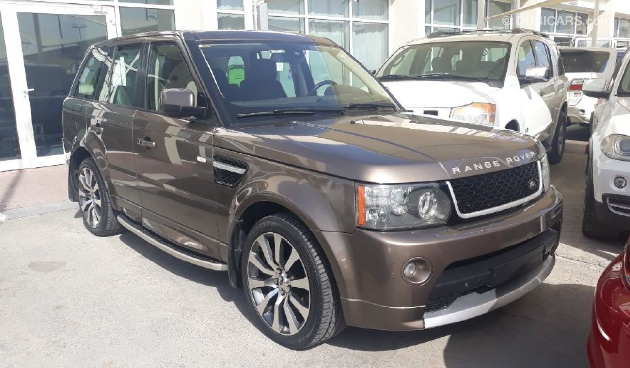 Land Rover Range Rover Sport Autobiography 2011 Gulf specs Full options clean car excellent condition with agency service  history