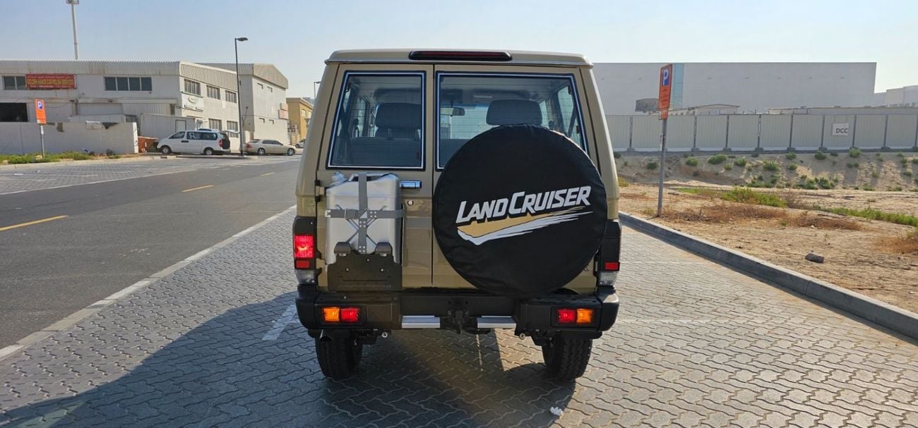 تويوتا لاند كروزر 70 ECTGEN002 - 2025 TLC71 Hardtop SWB 2.8L Diesel Auto Beige