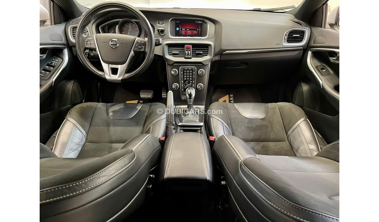 Volvo V40 2018 Volvo V40 T5 R-Design, Warranty, Full Service History, Low KMs, GCC