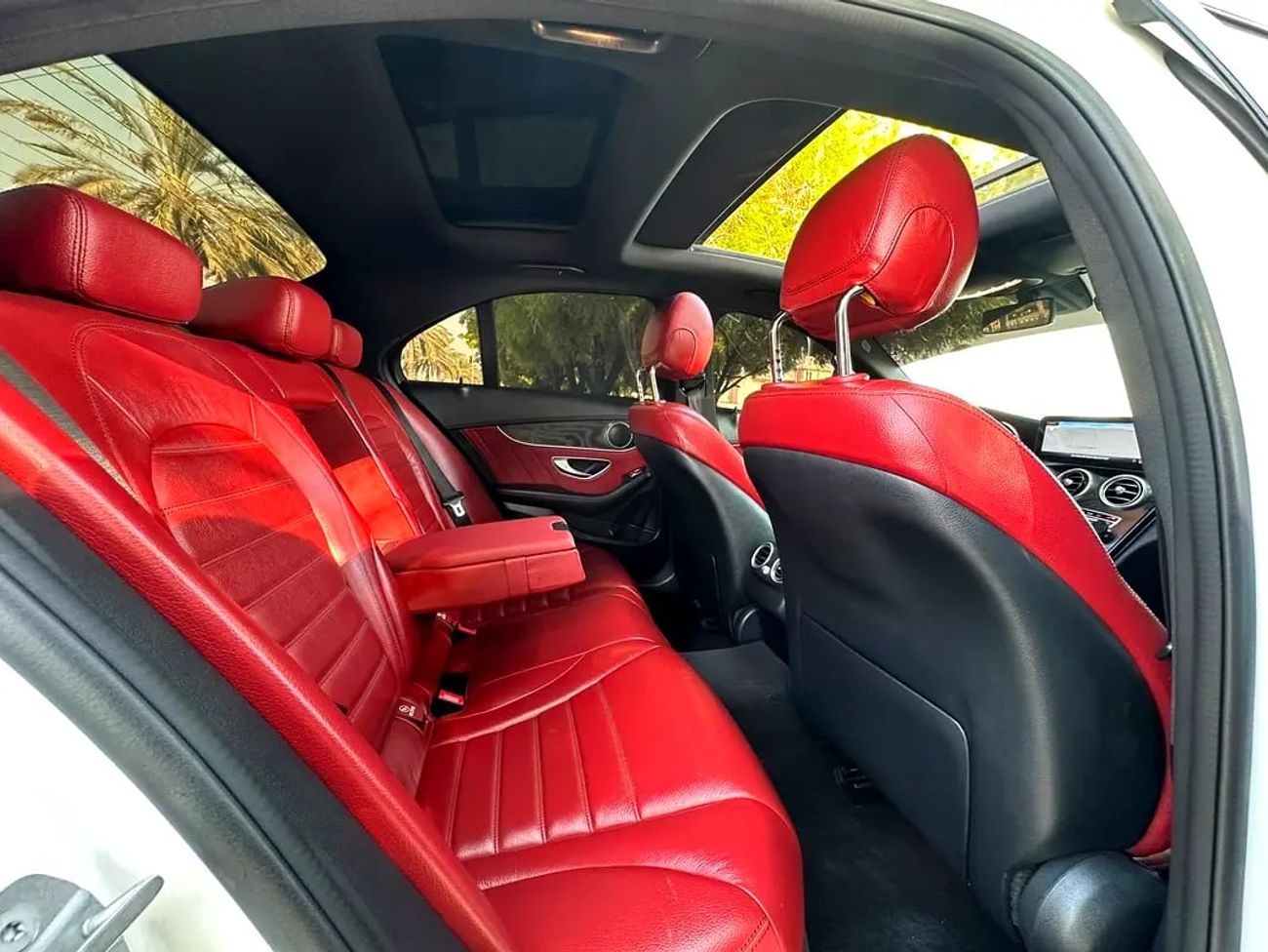 Mercedes Benz C200 C200 | GCC Specs | Low Mileage