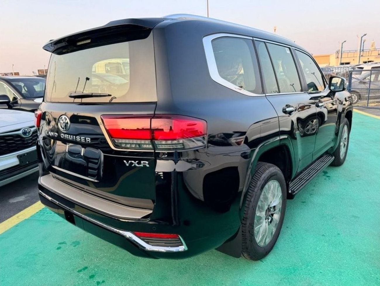تويوتا لاند كروزر 2026 TOYOTA LAND CRUISER 3500cc VXR Twin Turbo FULL OPTION Petrol Automatic Zero KM