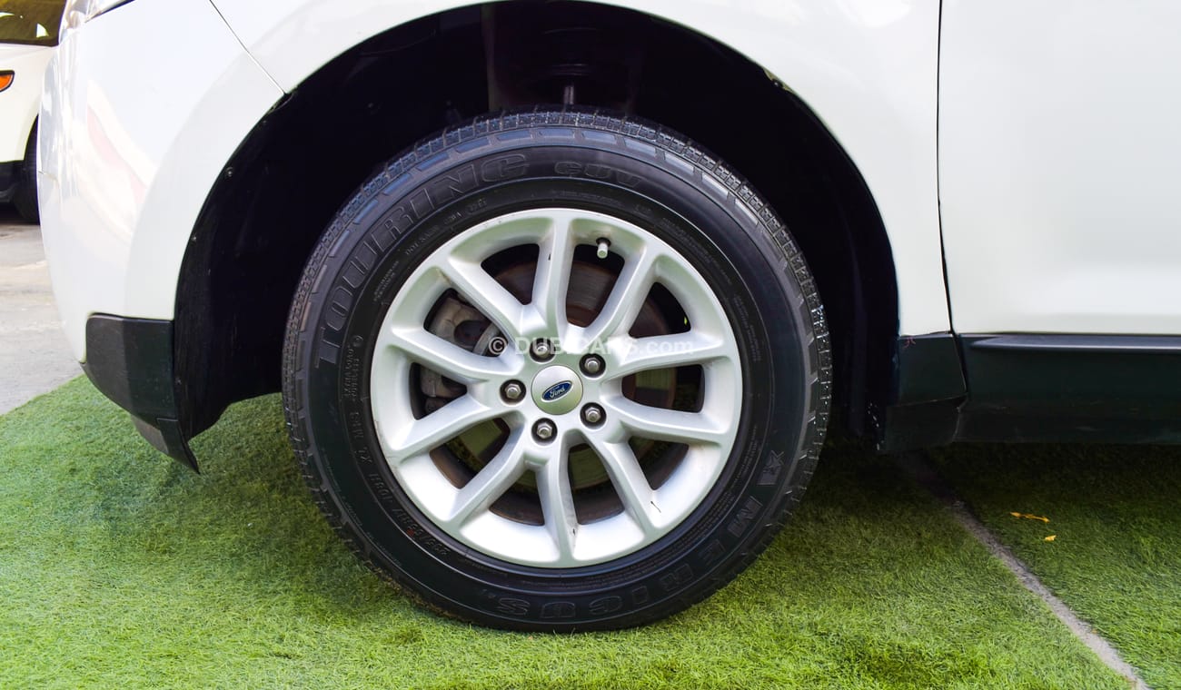 Ford Edge Imported 2013, white color inside Beige No. 2, sensors, alloy wheels and rear spoiler stabilizer, in