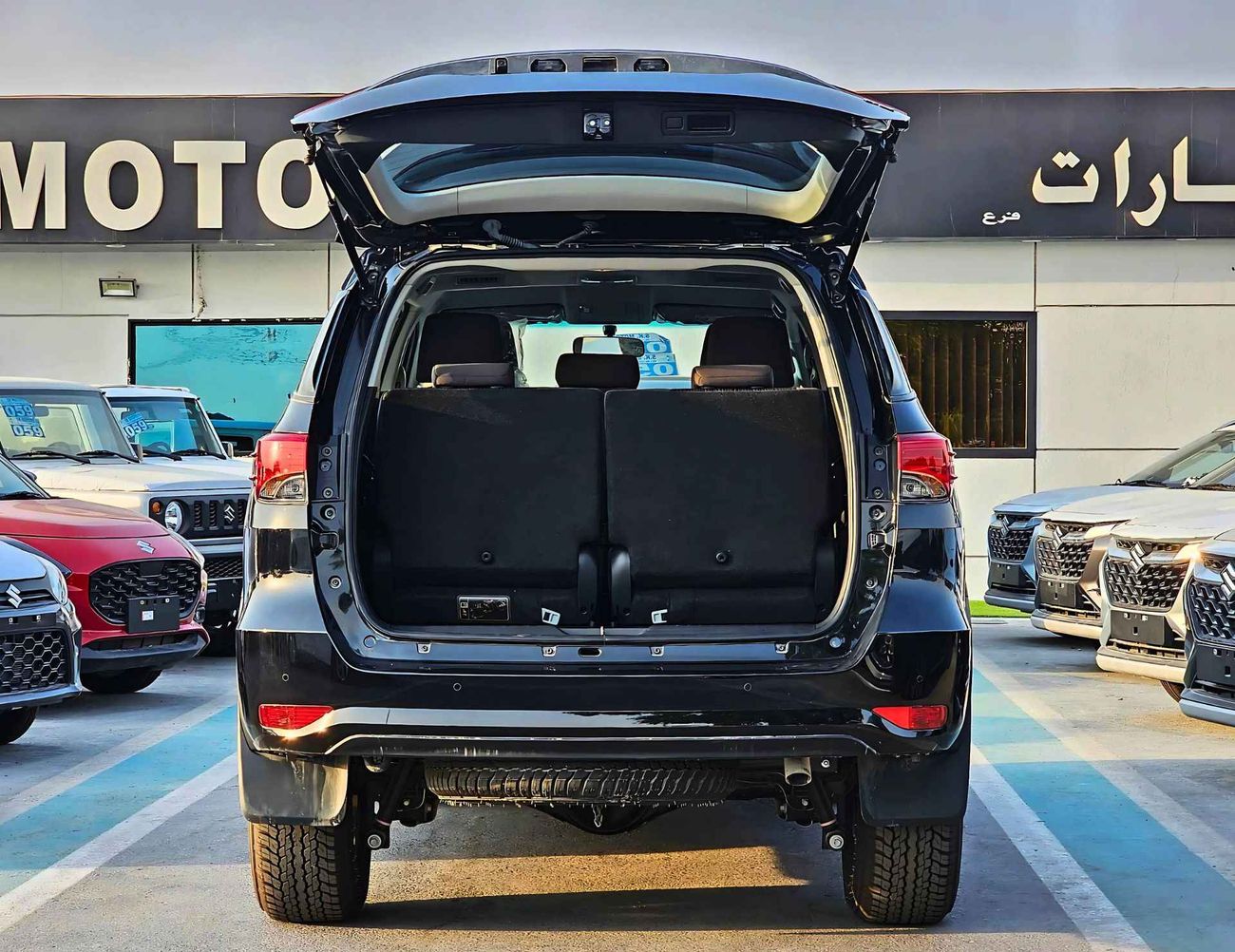 تويوتا فورتونر 4.0L V6 PETROL / AUTO AC / DIFF LOCK / DVD CAMERA (CODE # F6S)