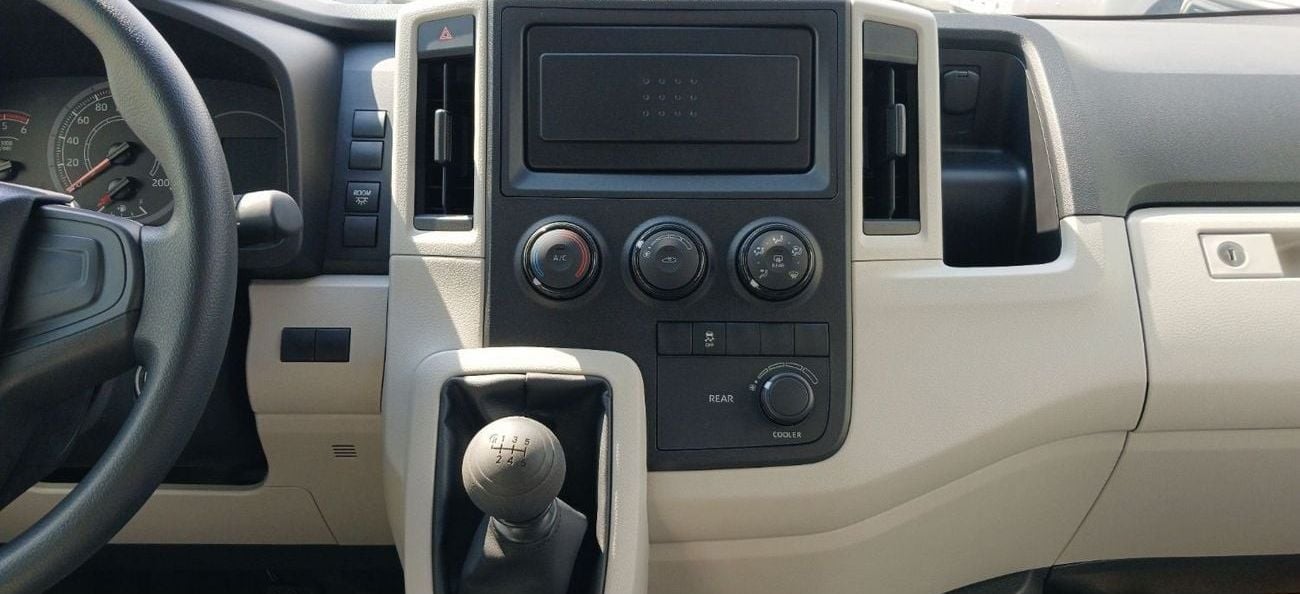 Toyota Hiace Toyota HiAce Highroof 2.8L Diesel MT 2024YM