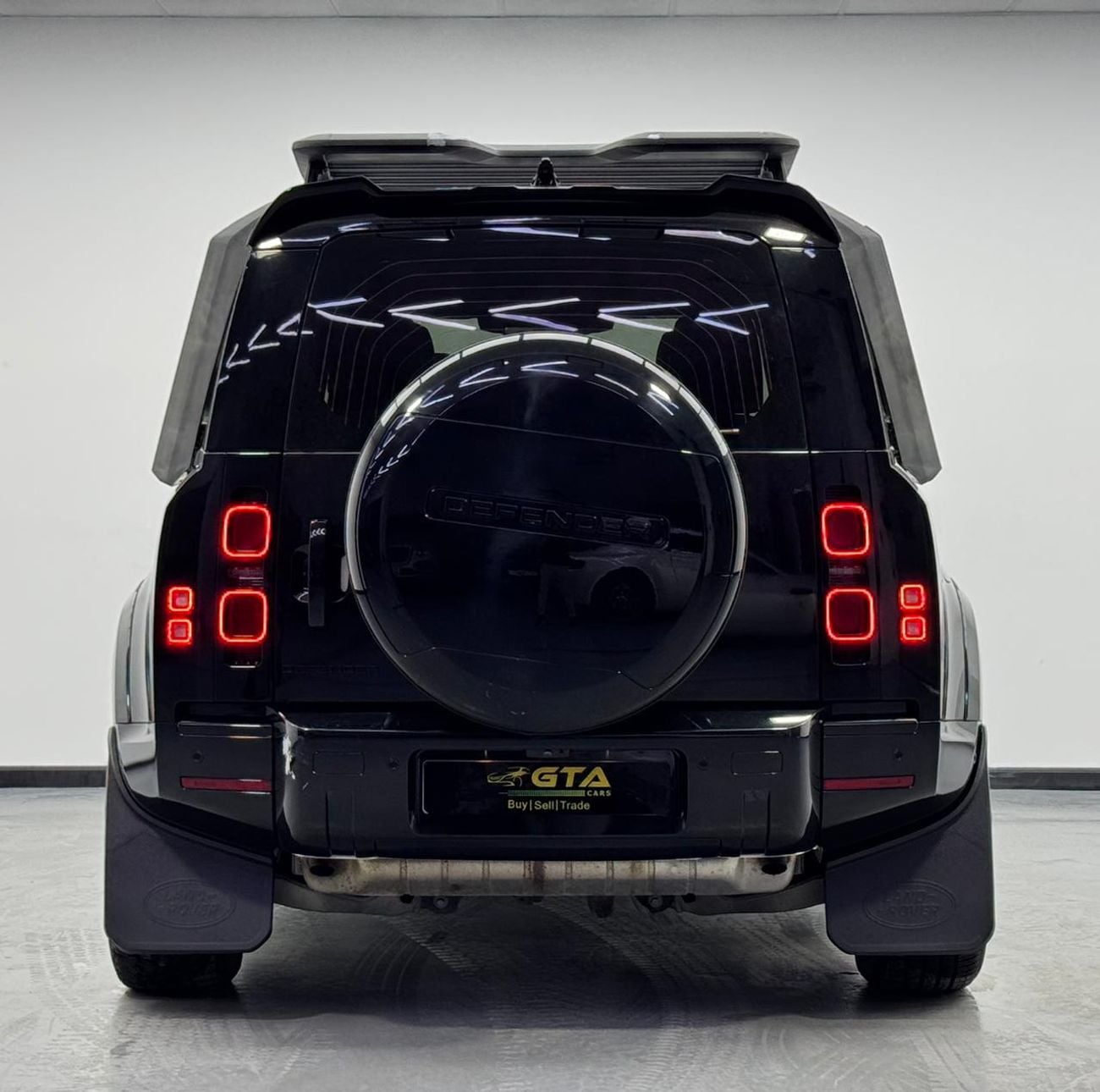 Land Rover Defender P300 110 X-Dynamic SE 2.0L (5 Seater) 2024 Land Rover Defender P300 SE, Land Rover Warranty+Service