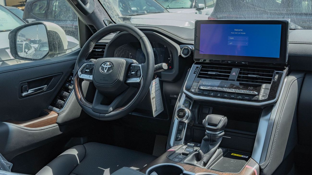 تويوتا لاند كروزر 2025 Toyota Land Cruiser 300 GXR 3.3L AT Diesel (White-Black)