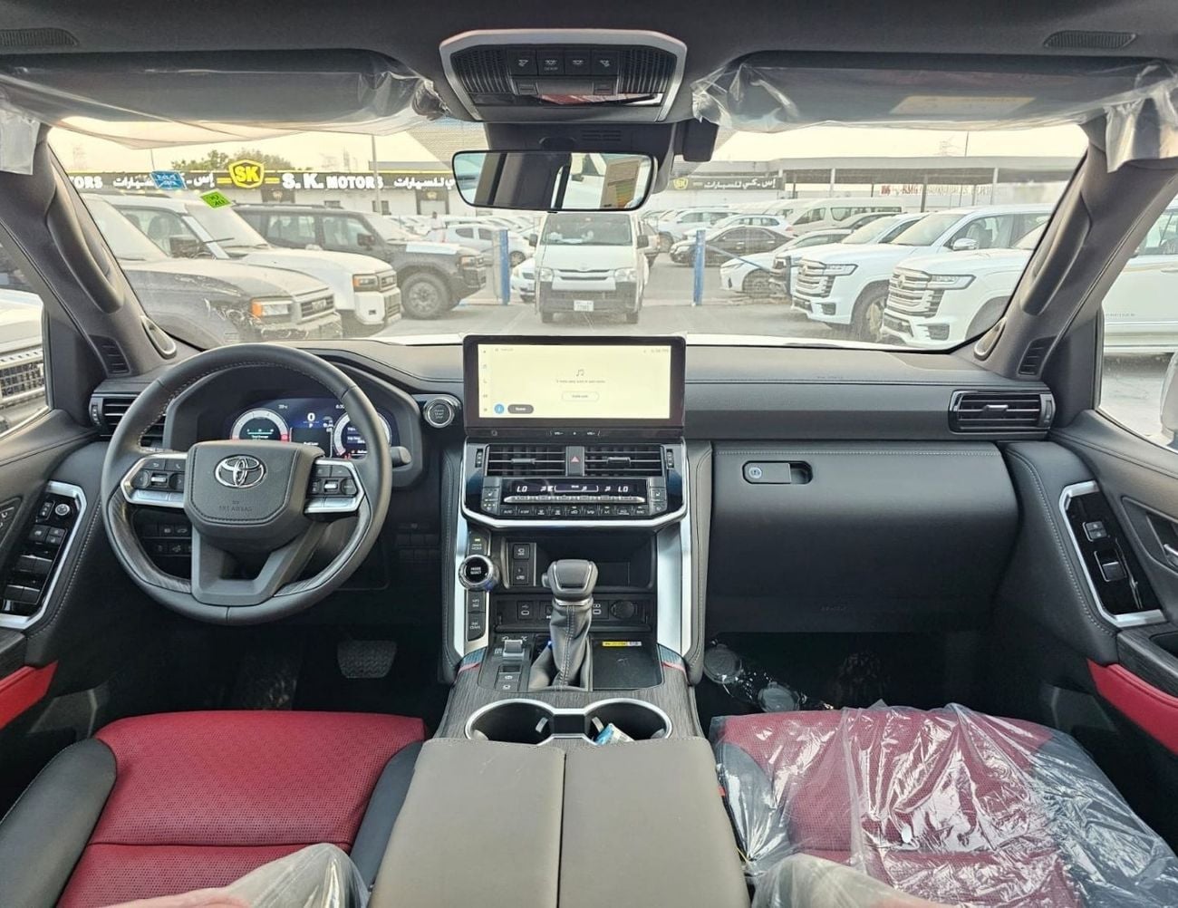 تويوتا لاند كروزر VXR TOYOTA LANDCRUISER LC300 VXR TWIN TURBO AURO KIT FULL OPTION SA PETROL AT 3.5L V6 4WD CH# 28463 CODE