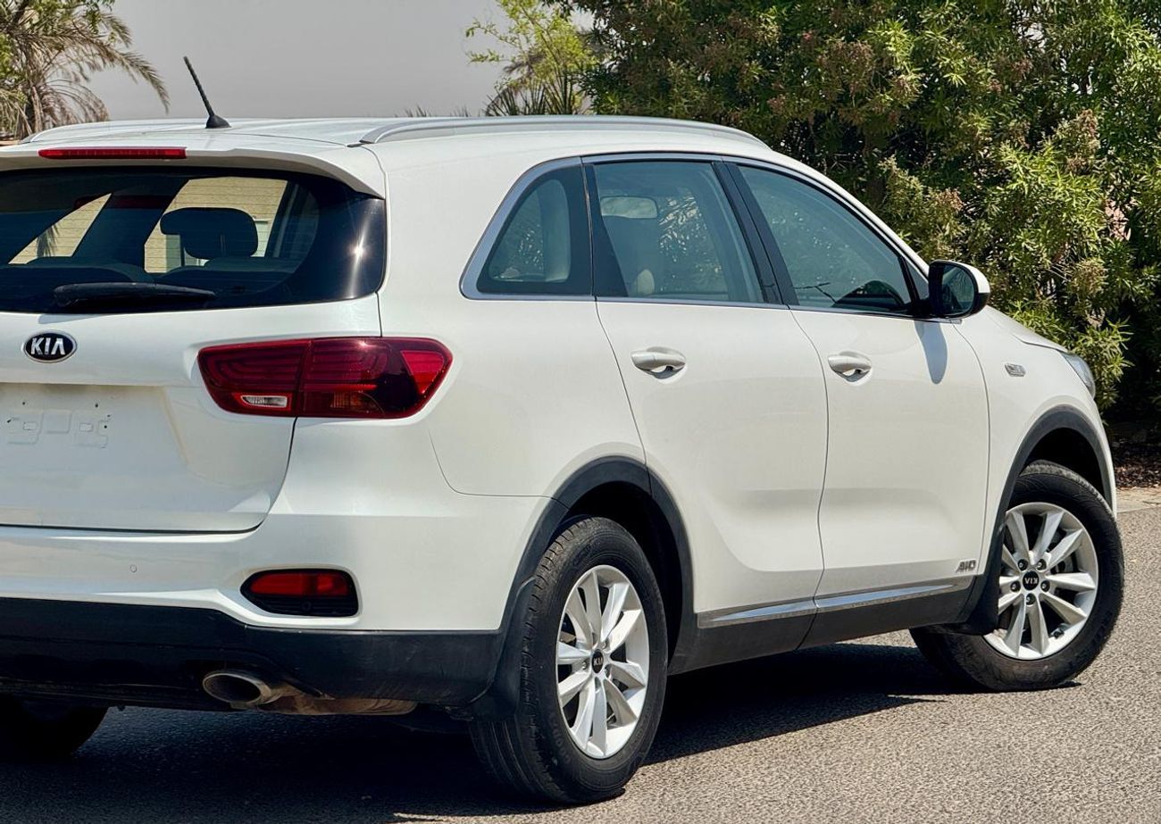 Kia Sorento Std 2.5L AWD 750-Monthly l GCC l Cruise,Camera, AWD l Accident Free