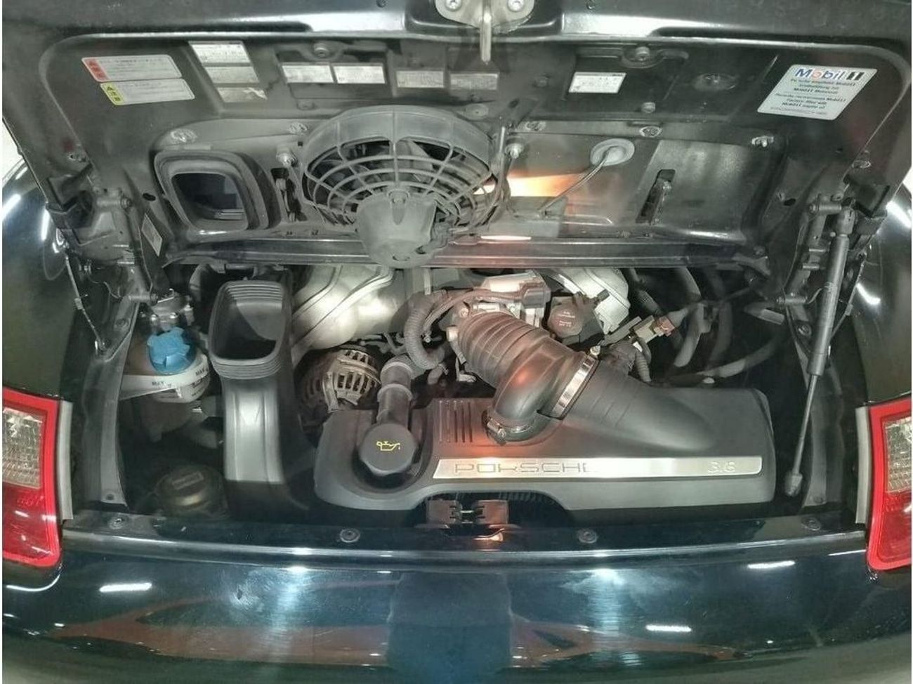 بورش 911 TARGA 4S 2007 3.8L, WITH SPORTS CHRONO PACKAGE, CARBON INTERIOR PACKAGE AND MORE..