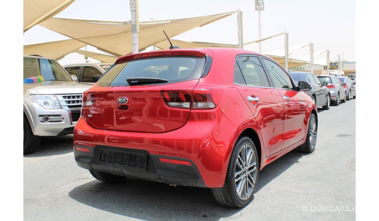 Kia Rio LX FULL OPTION - ACCIDENTS FREE - GCC - CAR IS IN PERFECT CONDITION INSIDE OUT