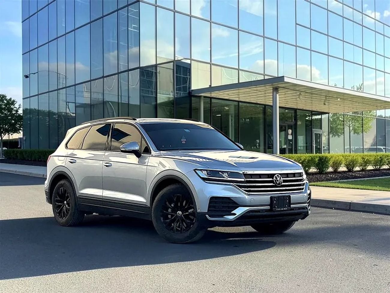 فولكس واجن طوارق Trendline 2.0L 2,384 P.M | Trendline - GCC Specs - Brand New! Under warranty