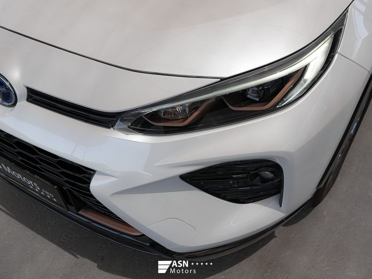 تويوتا وايلدلاندر  2.5L Hybrid 4WD 2025 (Clearance Price)
