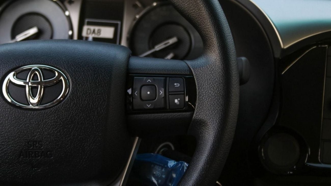 تويوتا هيلوكس GLX Toyota/HILUX P DC 4WD 2.7L LS6 HIGH AT