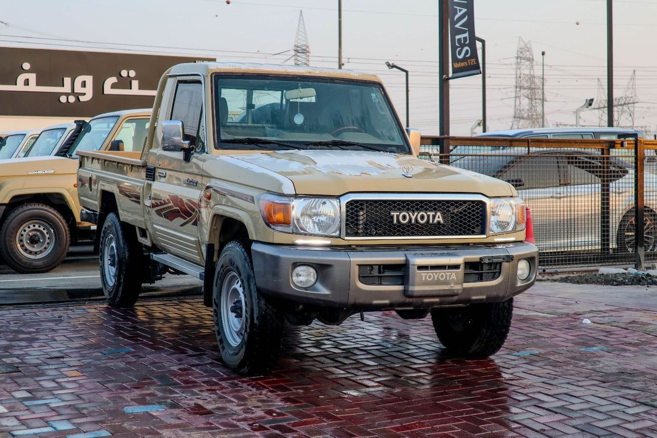 تويوتا لاند كروزر بيك آب Std 4.0L Single Cab Utility 4WD