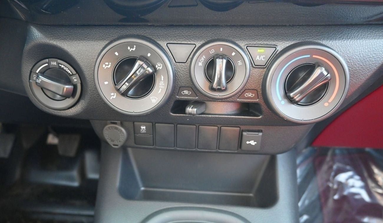 تويوتا هيلوكس Toyota Hilux 2.7L S/C MT 4x4  Model 2025