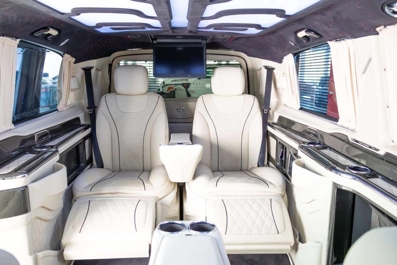 Mercedes-Benz V 250 Std 2.1L GCC-Maybach Edition-Gargash Service Package Until 135,000KM-VIP Options