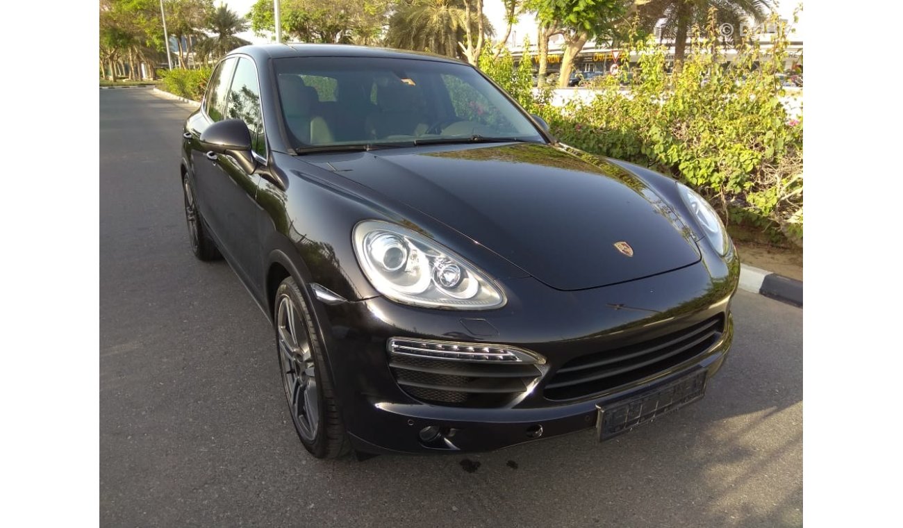 Porsche Cayenne S 2012 LOW MILEAGE ONE YEAR WARRANTY