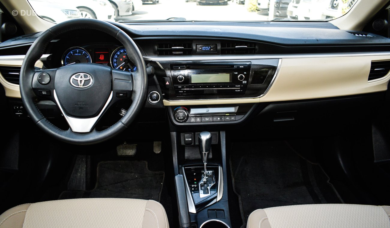 Toyota Corolla Gulf number one fingerprint slot, rear camera, control screen, cruise control, sensors, in excellent
