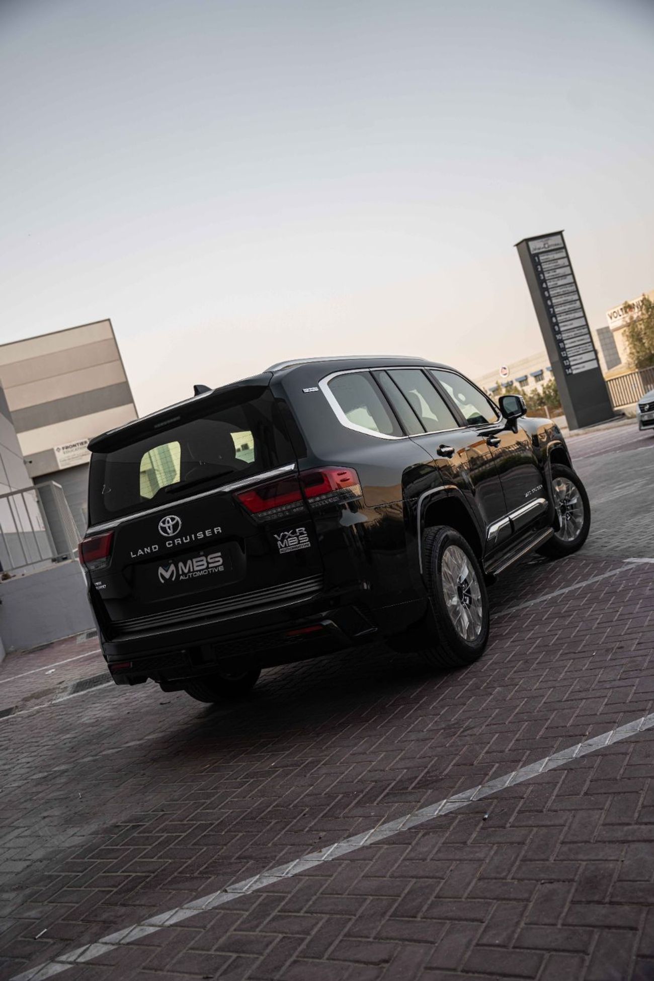 تويوتا لاند كروزر VXR 3.5L