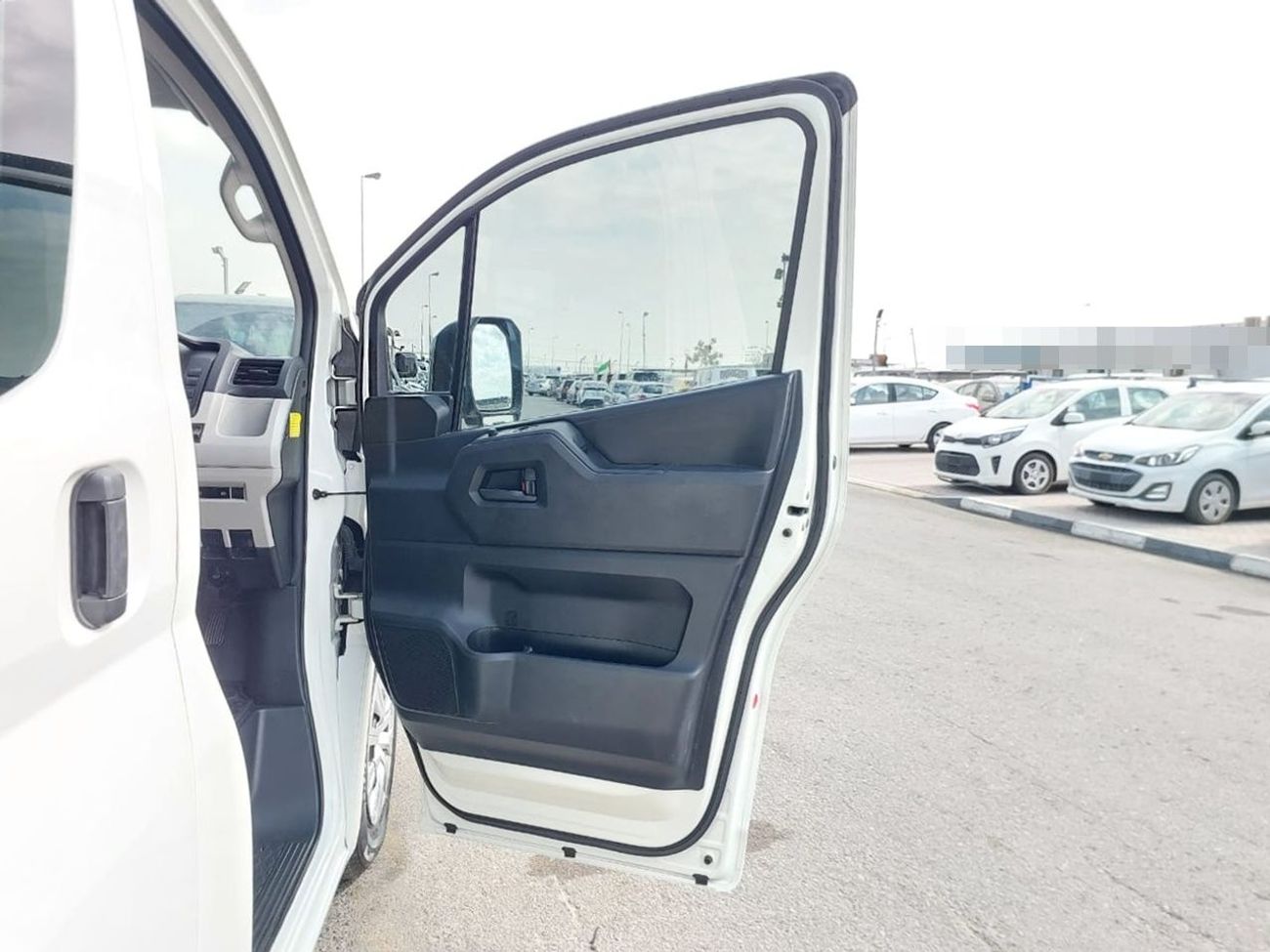 Toyota Hiace TOYOTA HIACE COMMUTER VAN RHD 2019 MODEL 2.8L DIESEL AUTOMATIC(PM01596)