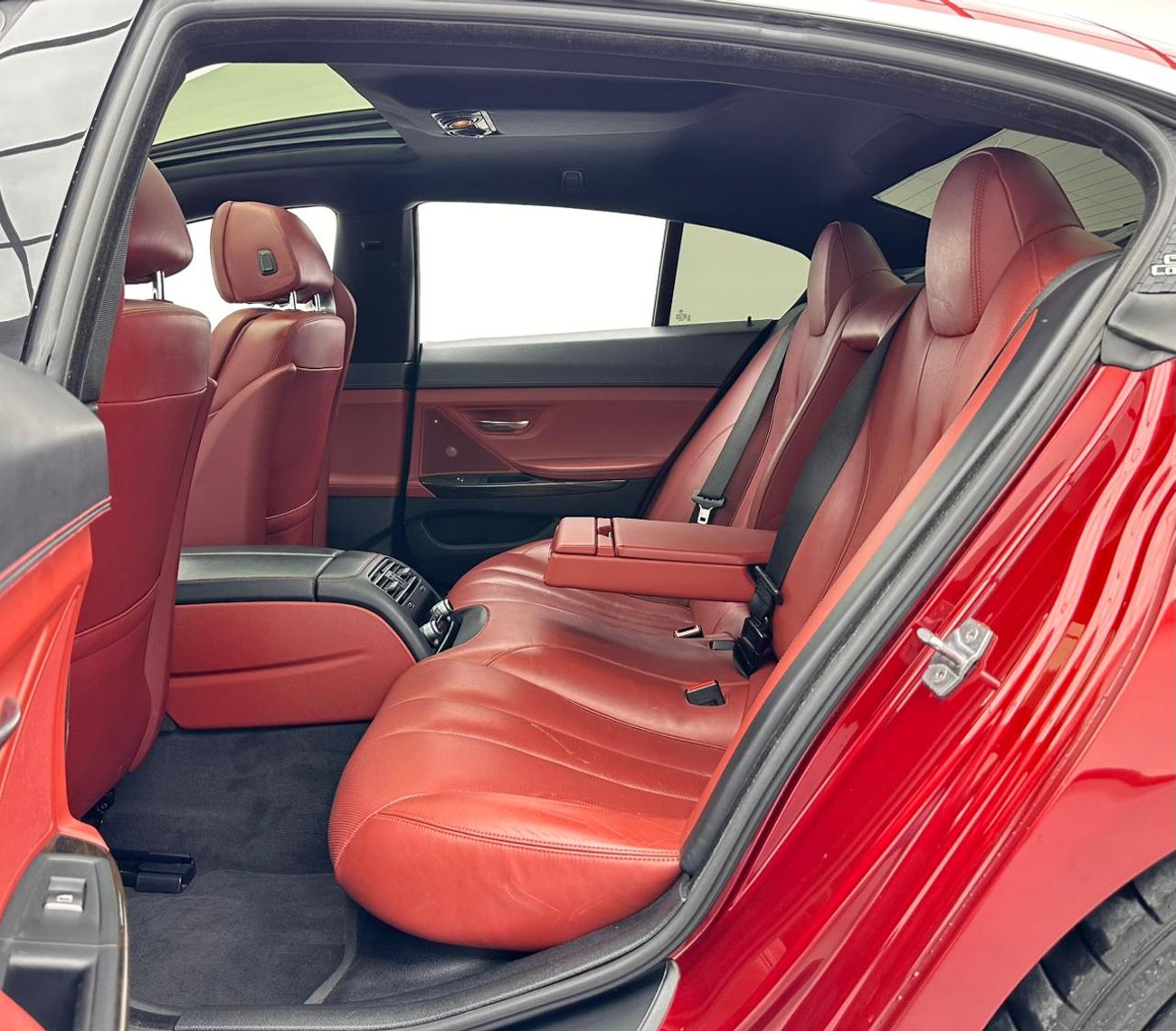 بي أم دبليو 650i 2015 BMW 650i xDrive Gran-Coupe M-Sport, BMW Full Service History, Excellent Condition, GCC