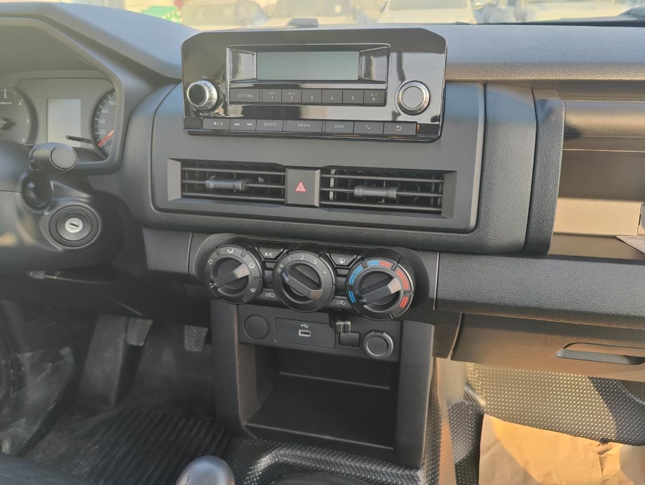 Mitsubishi L200 SC PICKUP 2.4L 4WD MT