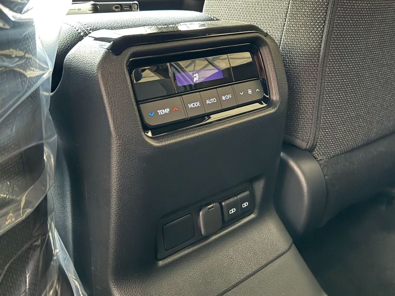 تويوتا برادو 2026 PRADO 2.4 TURBO SUNROOF BLACK INTERIOR