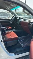 تويوتا هيلوكس TOYOTA HILUX SR5 2.7L AT 2026 WITHOUT PUSH START